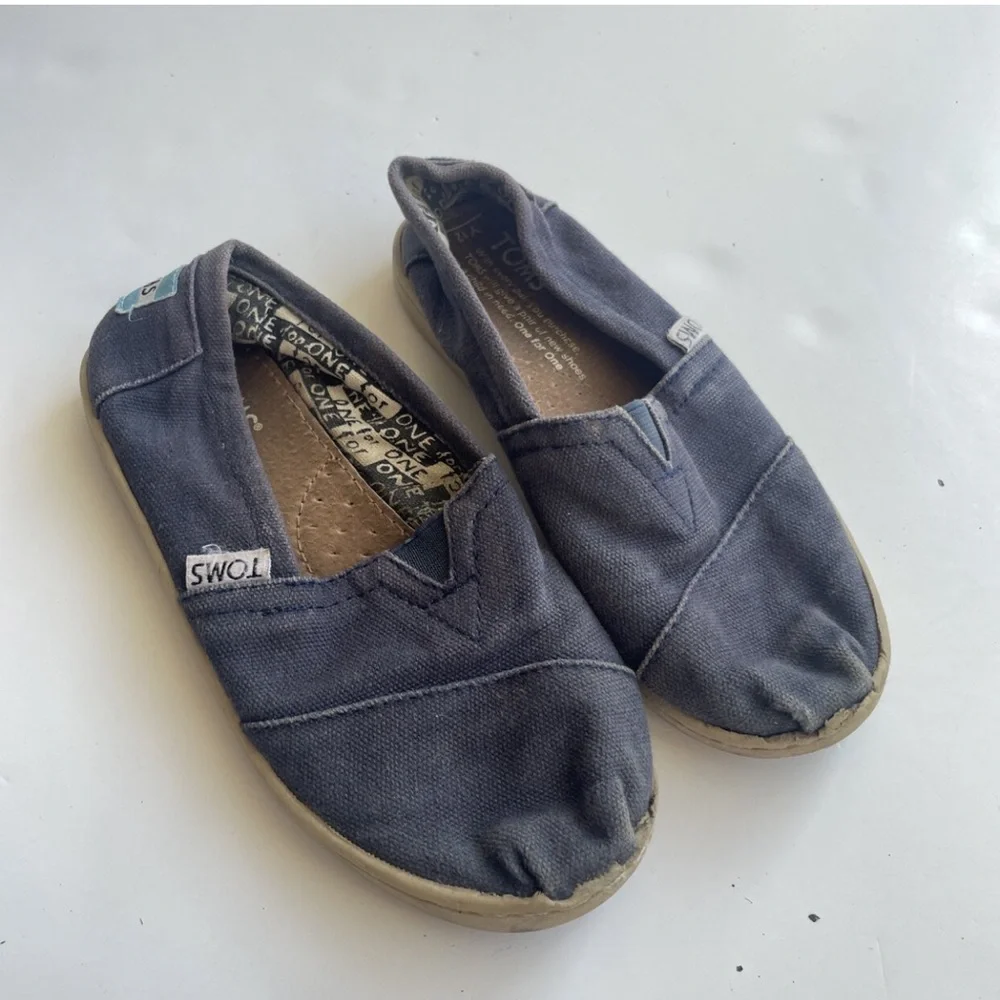 Toms Shoes